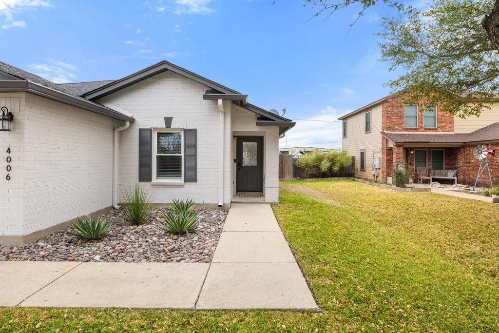 Primary bedroom at 4006 Kings Canyon Dr - 3 bed 2 bath home
