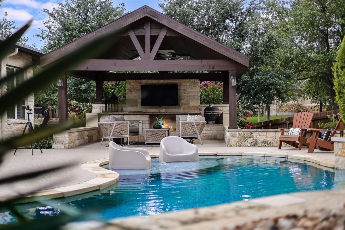 View 401 Bluff View RD in Ranch At Brushy Creek Sec 05 401 Bluff View RD - front exterior - Luxury home in Ranch At Brushy Creek Sec 05, Cedar Park, TX