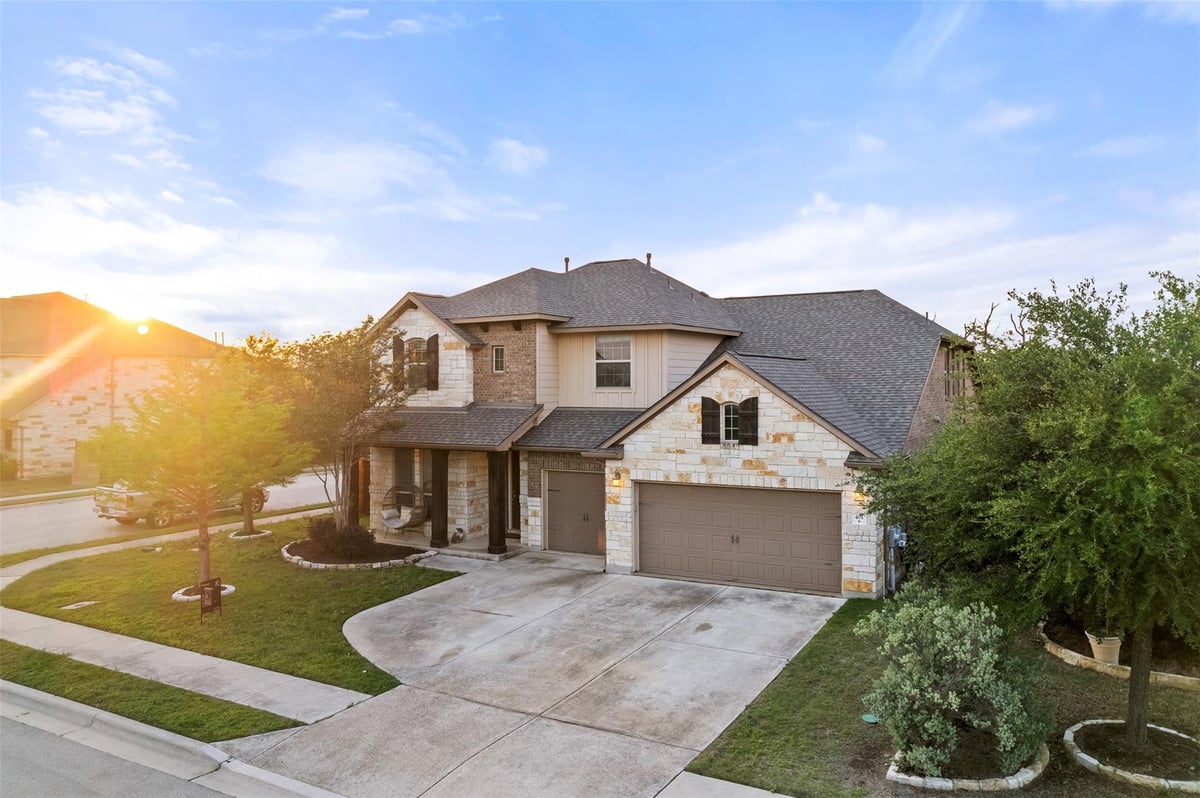 View 401 Daniel XING in Santa Rita South Sec 3A 401 Daniel XING - property photo 1 - Luxury home in Santa Rita South Sec 3A, Liberty Hill, TX