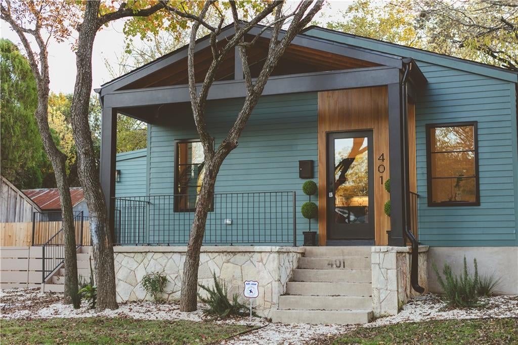 View 401 Lockhart DR in Newning & Warners 401 Lockhart DR - front exterior - Luxury home in Newning & Warners, Austin, TX