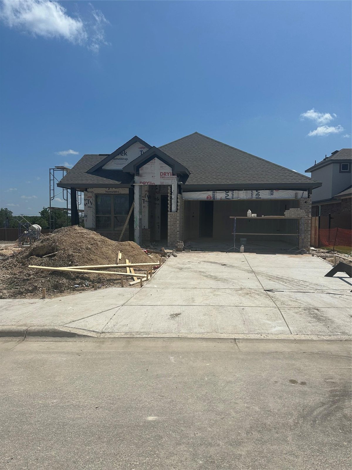 401 Raleigh Dr - front exterior - Luxury home in Highland Village, Georgetown, TX