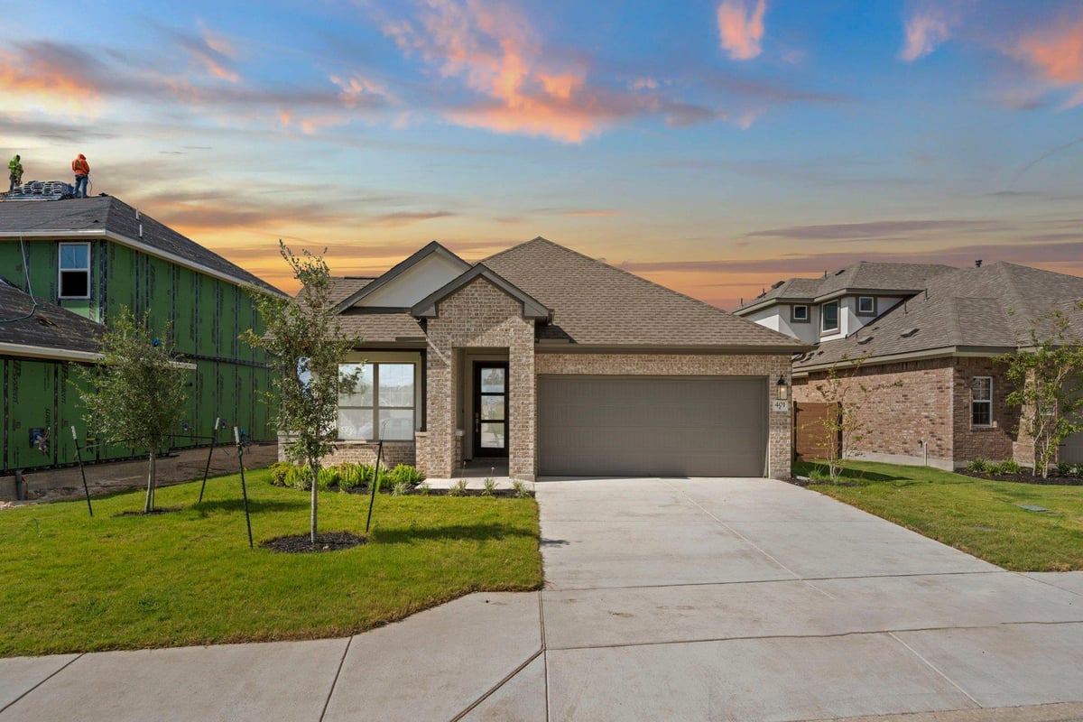 View 401 Raleigh DR in Highland Village 401 Raleigh DR - property photo 1 - Luxury home in Highland Village, Georgetown, TX