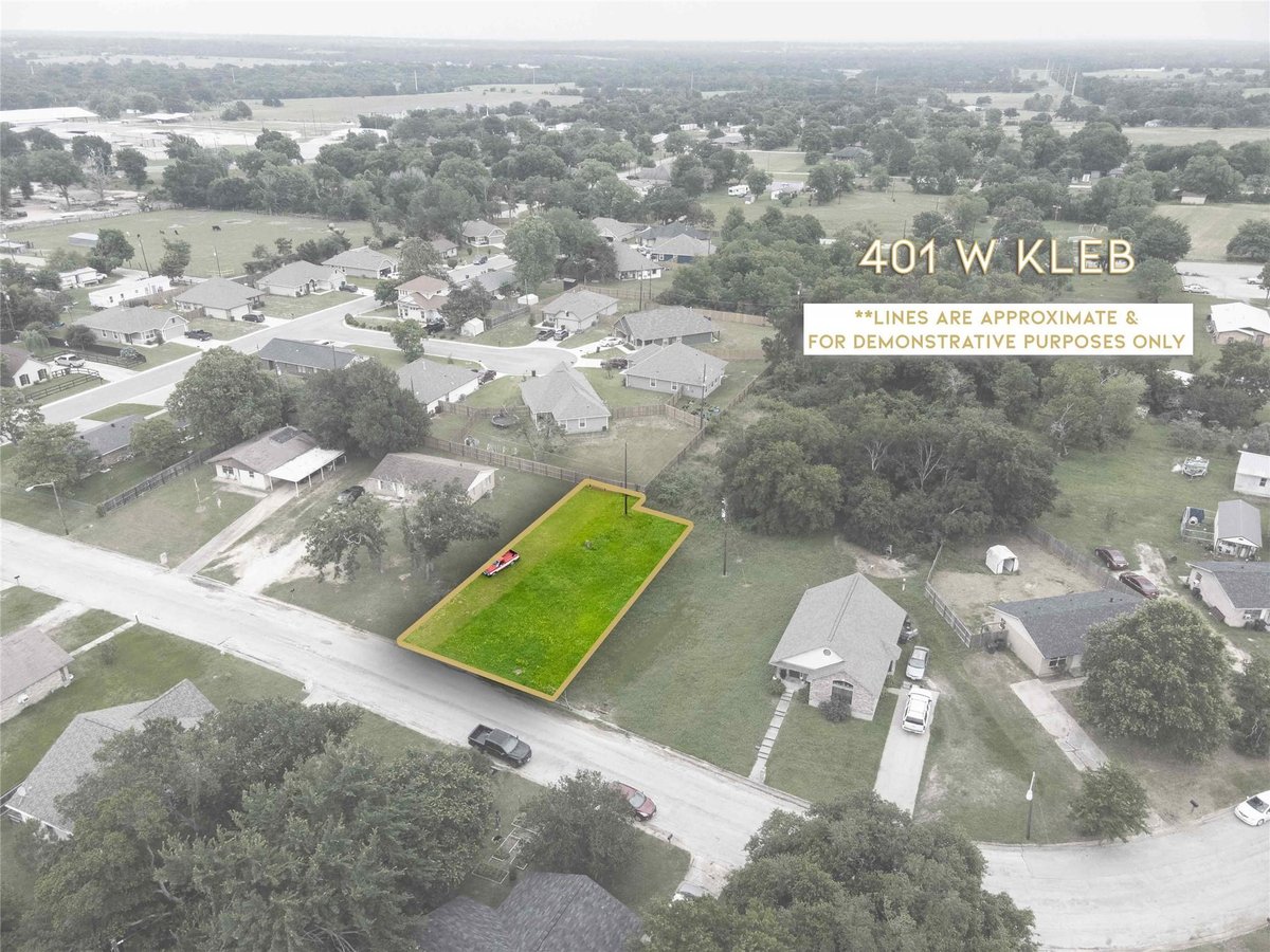 View 401 W Kleb St in Spring Meadow 401 W Kleb St - front exterior - Luxury lot in Spring Meadow, Caldwell, TX