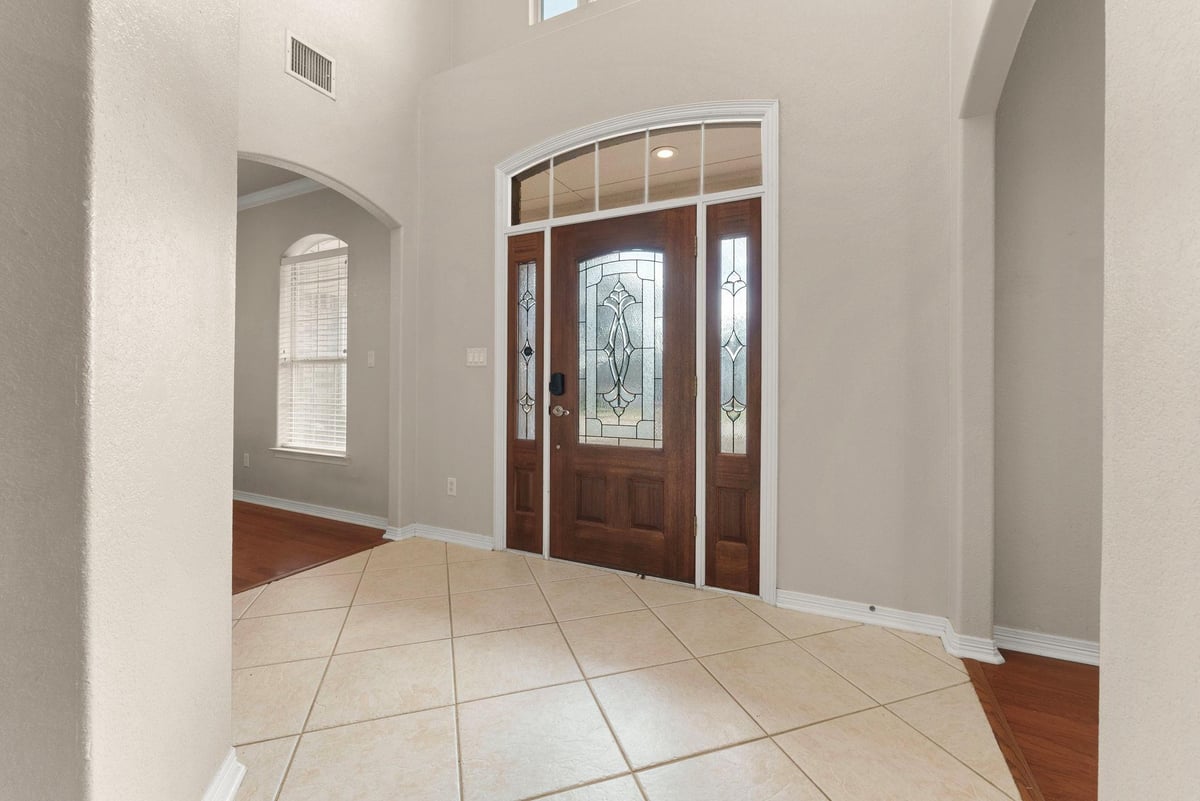 Primary bedroom at 4012 Creekview Trl - 5 bed 3 bath home
