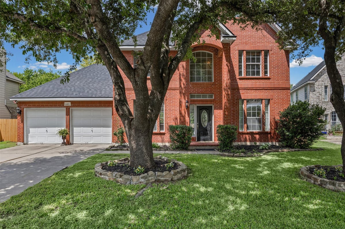 402 Autumn TRL - front exterior - Luxury home in Churchill Farms, Georgetown, TX