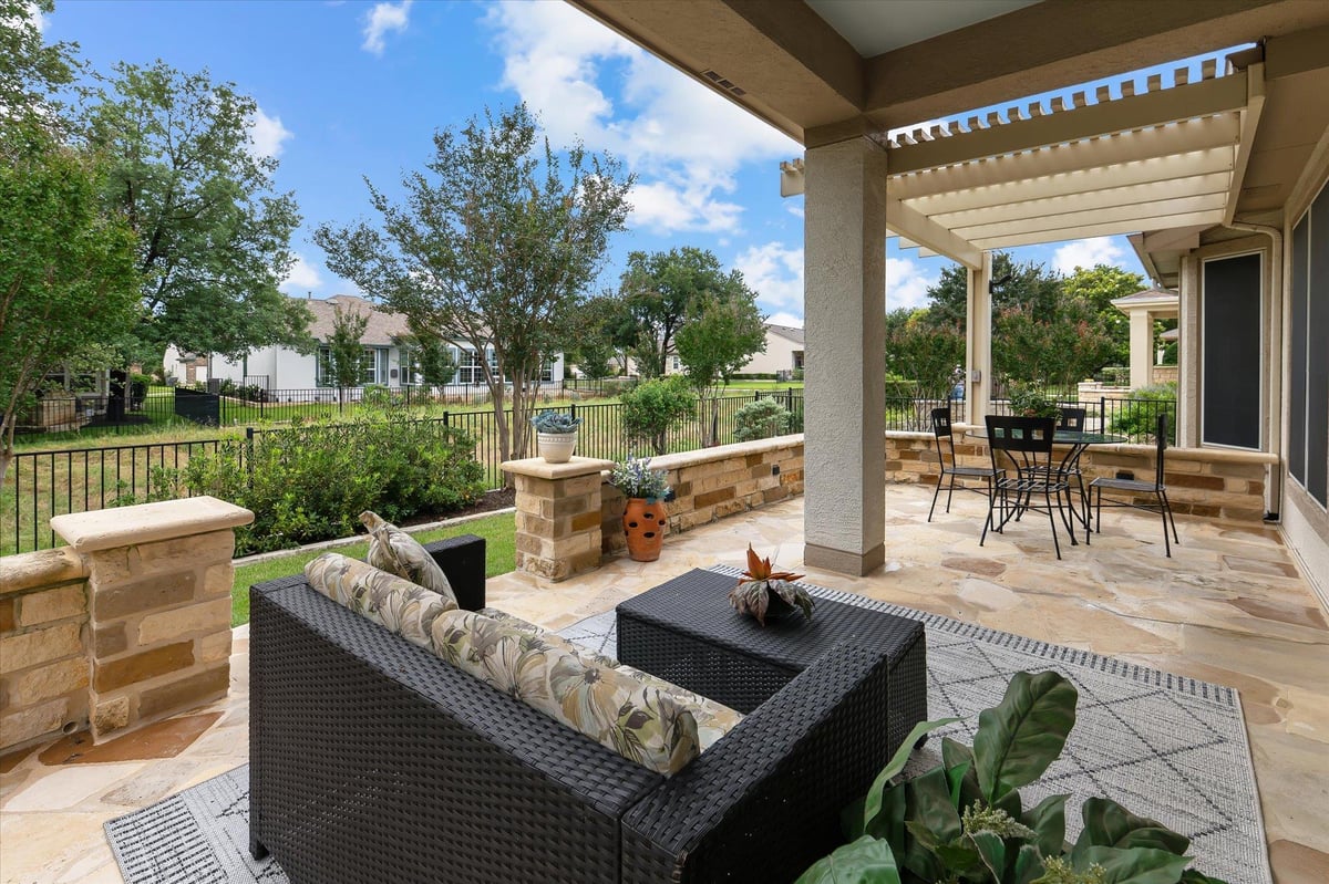 402 Deer Meadow CIR - front exterior - Luxury home in Sun City Georgetown, Georgetown, TX
