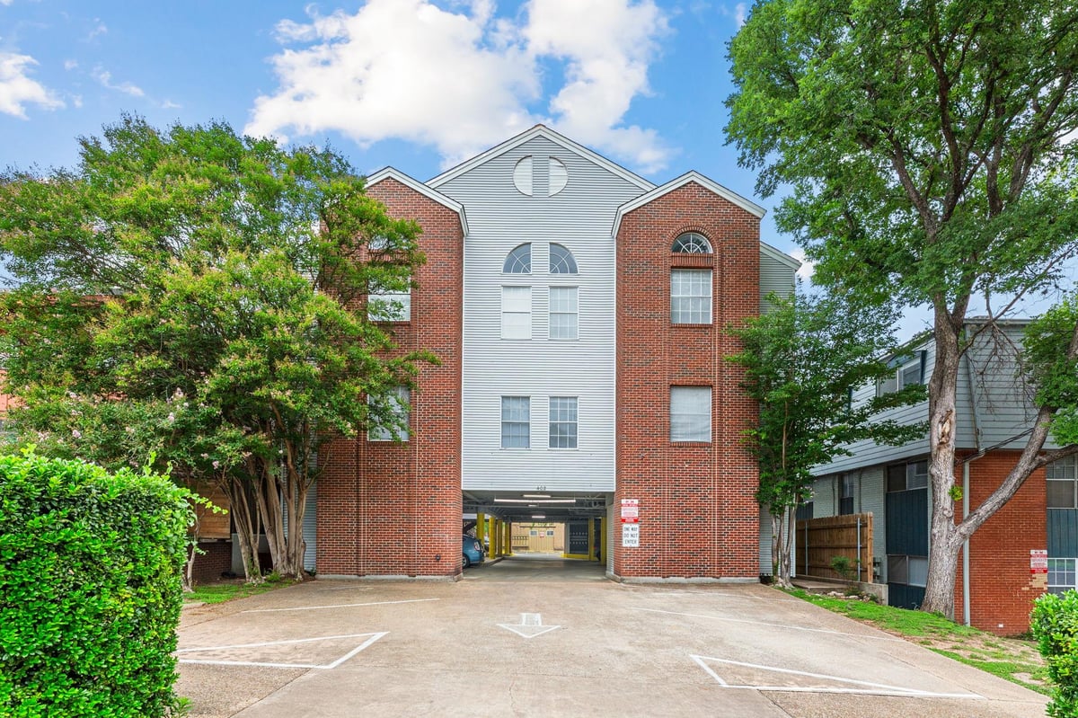 View 402 E 30th ST Unit #204 in Grooms Add 402 E 30th ST Unit #204 - property photo 1 - Luxury home in Grooms Add, Austin, TX