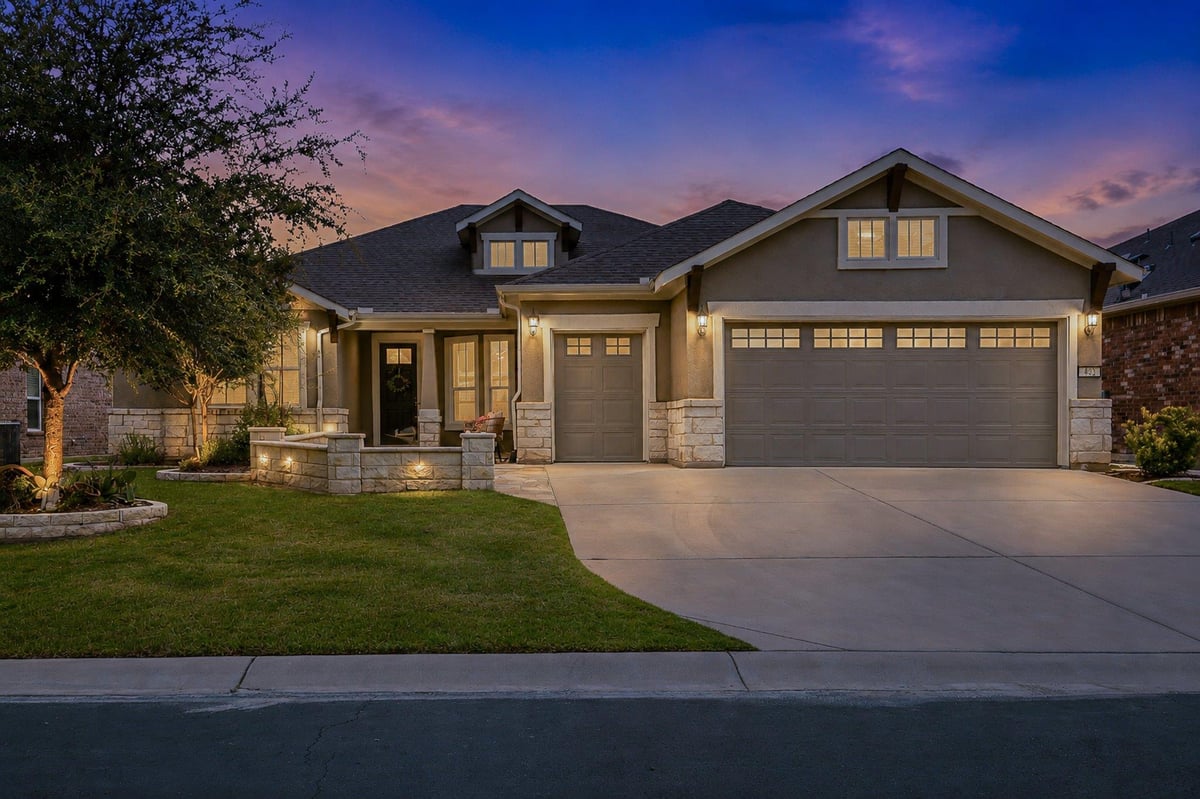 402 Old Blue Mountain LN - front exterior - Luxury home in Sun City Texas Pud Nbrhd 56, Georgetown, TX