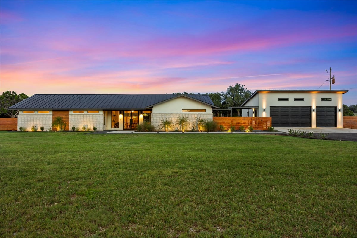 View 402 Rolling Hills RD in Rolling Hills 402 Rolling Hills RD - front exterior - Luxury home in Rolling Hills, Liberty Hill, TX