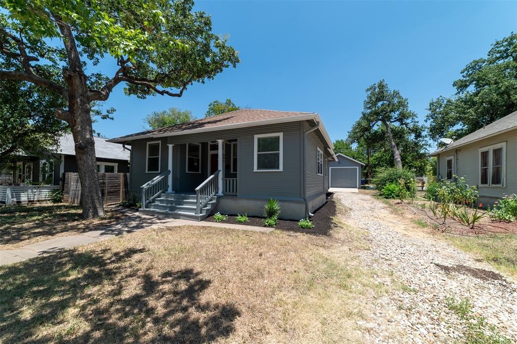 View 402 W 37th St in Lakeview Add 402 W 37th St - front exterior - Luxury home in Lakeview Add, Austin, TX