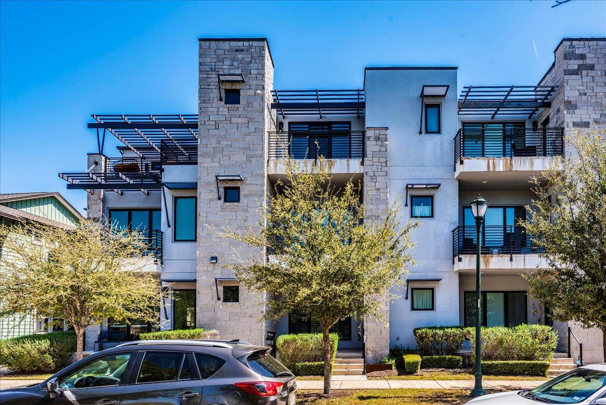 View 4021 Berkman DR in Mueller Sec Vii-C Sub Amd 4021 Berkman DR - property photo 1 - Luxury home in Mueller Sec Vii-C Sub Amd, Austin, TX