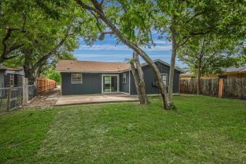403 Edmond ST - property photo 1 - Luxury home in Doak Add, Taylor, TX
