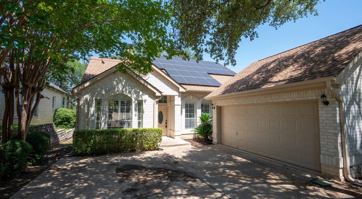 View 403 Hazeltine Dr in Lakeway Sec Clusters 28 04 403 Hazeltine Dr - property photo 1 - Luxury home in Lakeway Sec Clusters 28 04, Lakeway, TX