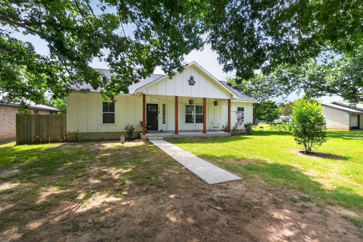 View 403 Lynch ST in Burleson 403 Lynch ST - front exterior - Luxury home in Burleson, Smithville, TX