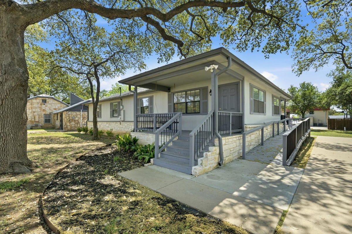 Primary bedroom at 403 W Anderson Ave - Round Rock City, Round Rock, TX