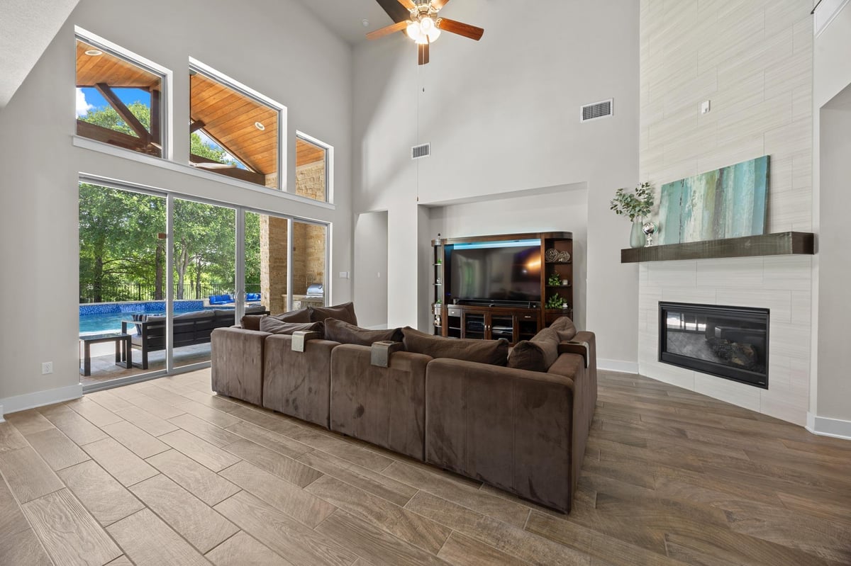 Living area at 4033 Anderson Bluff Dr - 5 bed 4 bath home