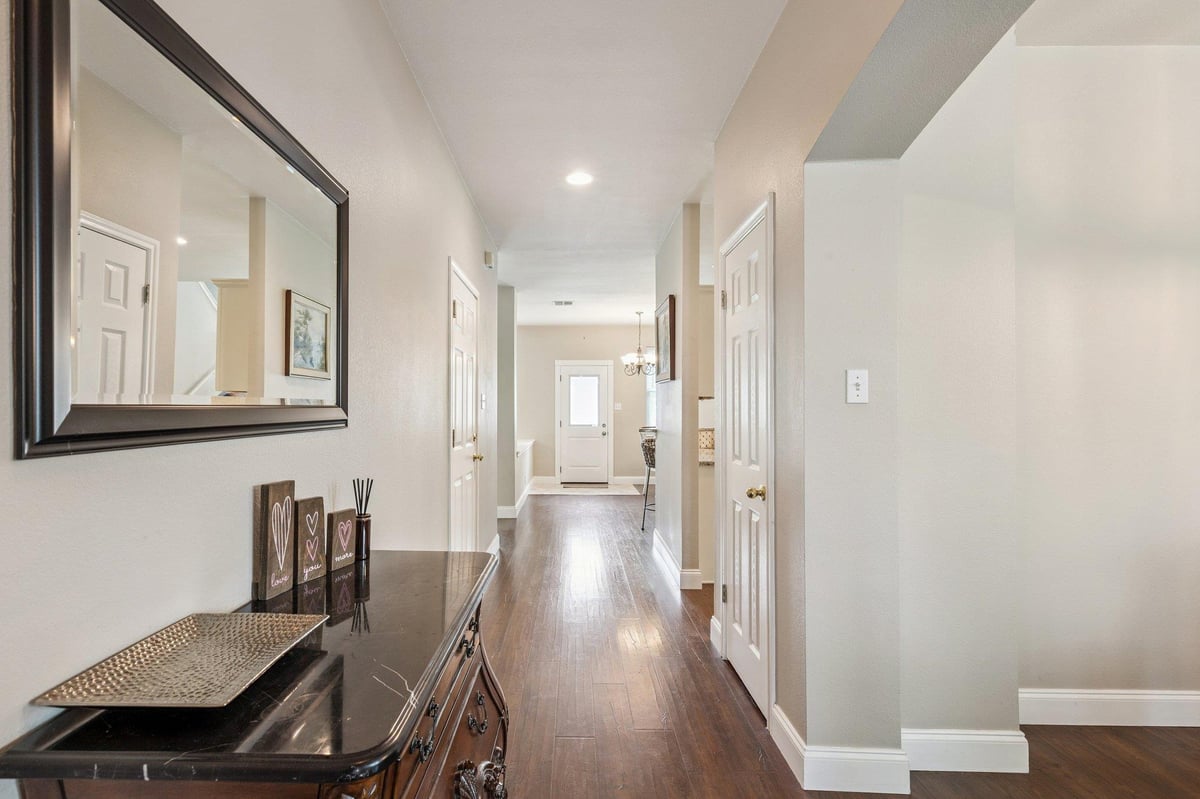 Living area at 4033 Sable Oaks Dr - 4 bed 2 bath home