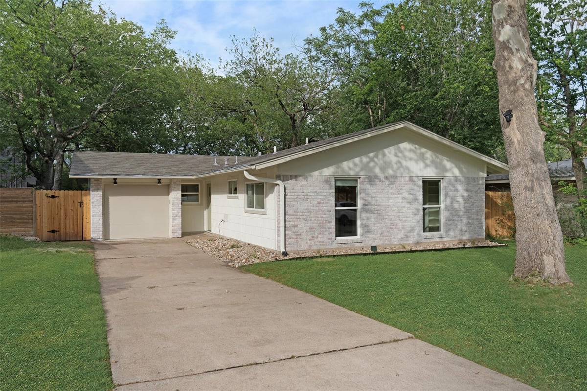 404 Arbor LN - property photo 1 - Luxury home in Community Fairview Sec 01, Austin, TX