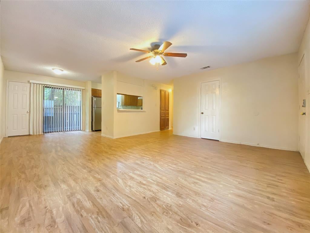 View 404-C Kenniston DR Unit #C in Silverton Heights 404-C Kenniston DR Unit #C - property photo 1 - Luxury home in Silverton Heights, Austin, TX