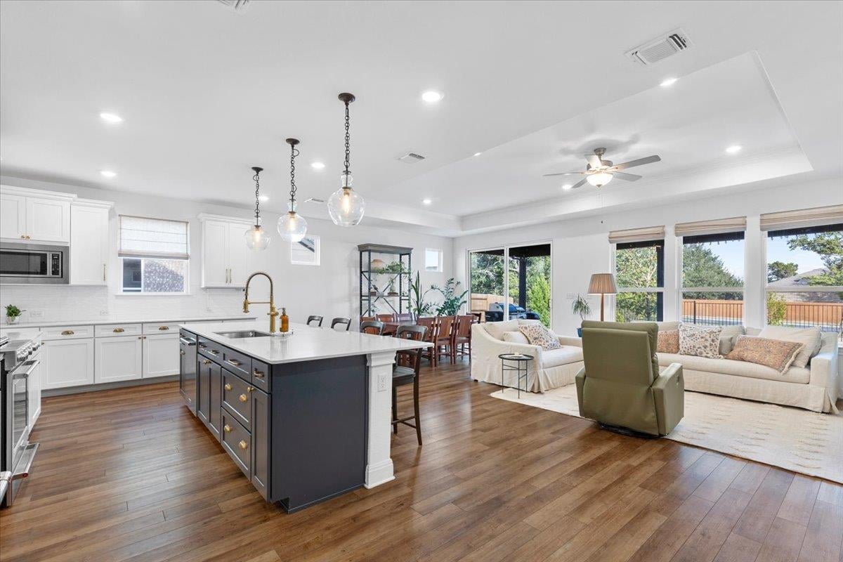 Living area at 404 Climbing Rock Loop - 3 bed 2 bath home