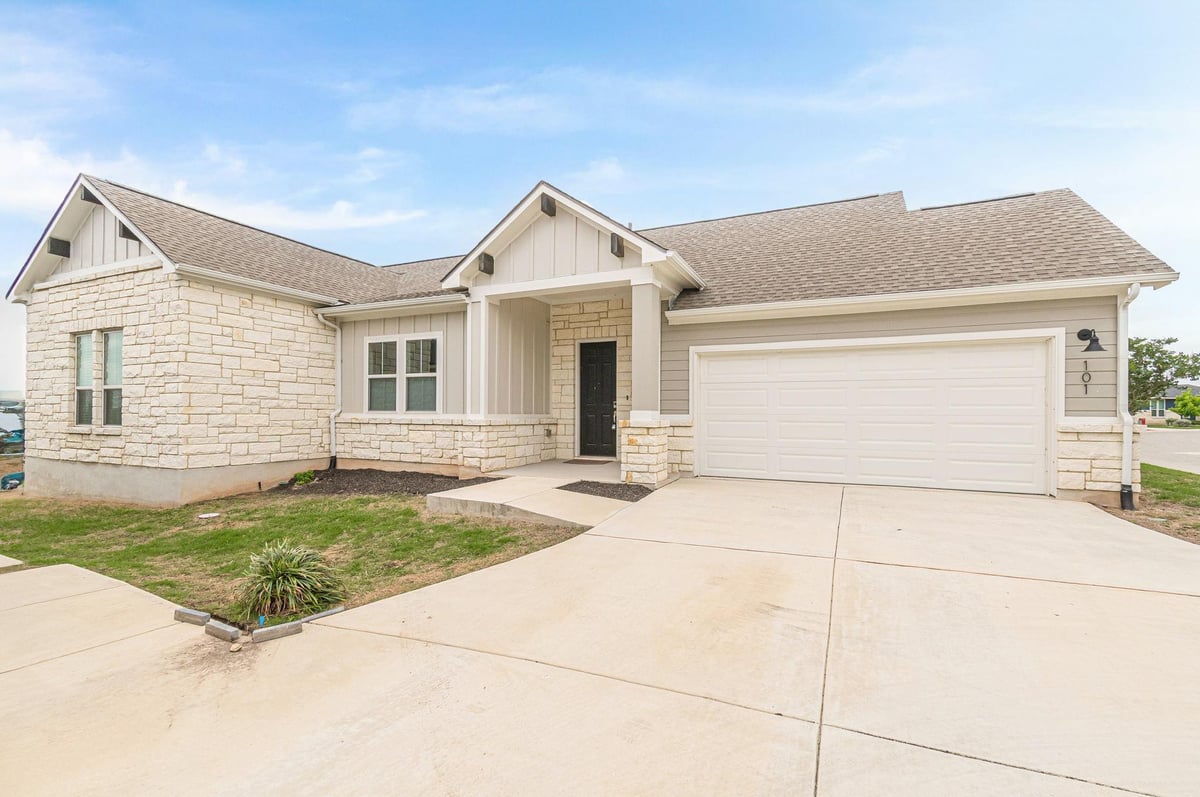 View 404 Eagle Dr Unit #101 in Kissing Tree 404 Eagle Dr Unit #101 - front exterior - Luxury home in Kissing Tree, San Marcos, TX