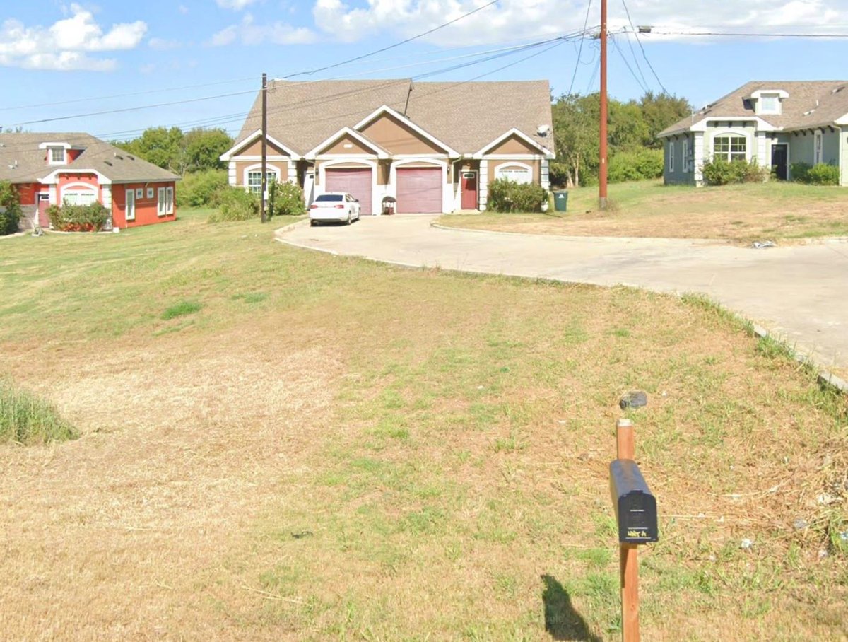 Kitchen at 404 Mesa Dr - Rainbow East, Del Valle, TX
