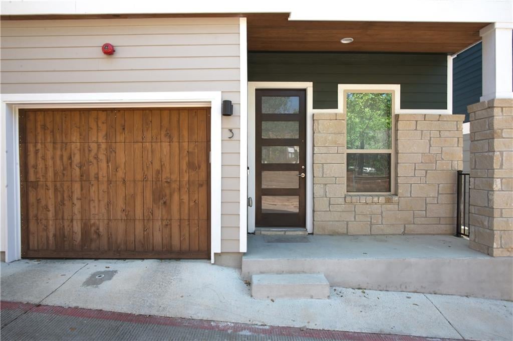 View 404 W Alpine RD Unit #3 in Dawson 404 W Alpine RD Unit #3 - front exterior - Luxury home in Dawson, Austin, TX