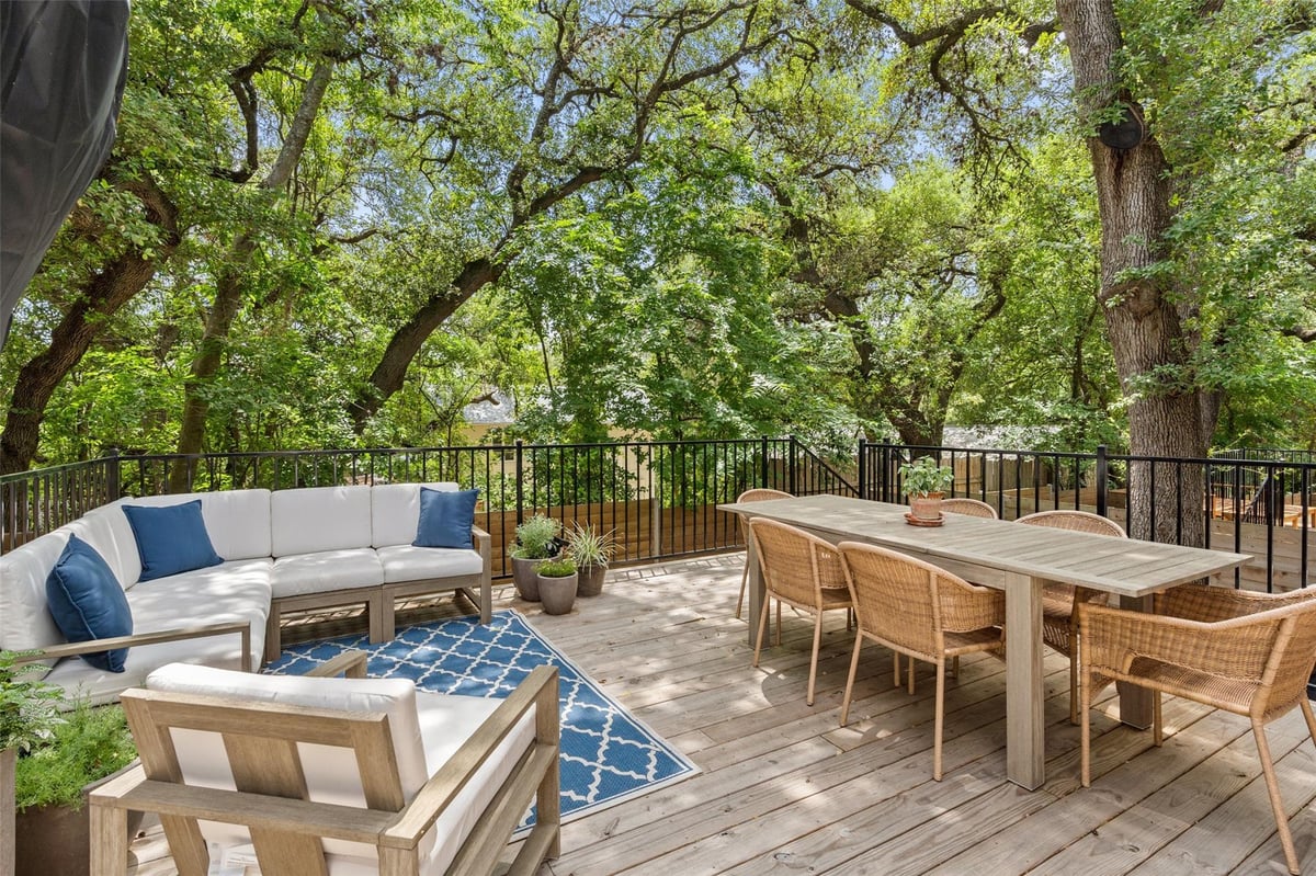 View 404 W Alpine RD Unit #4 in Austin 404 W Alpine RD Unit #4 - property photo 1 - Luxury home in Austin, Austin, TX