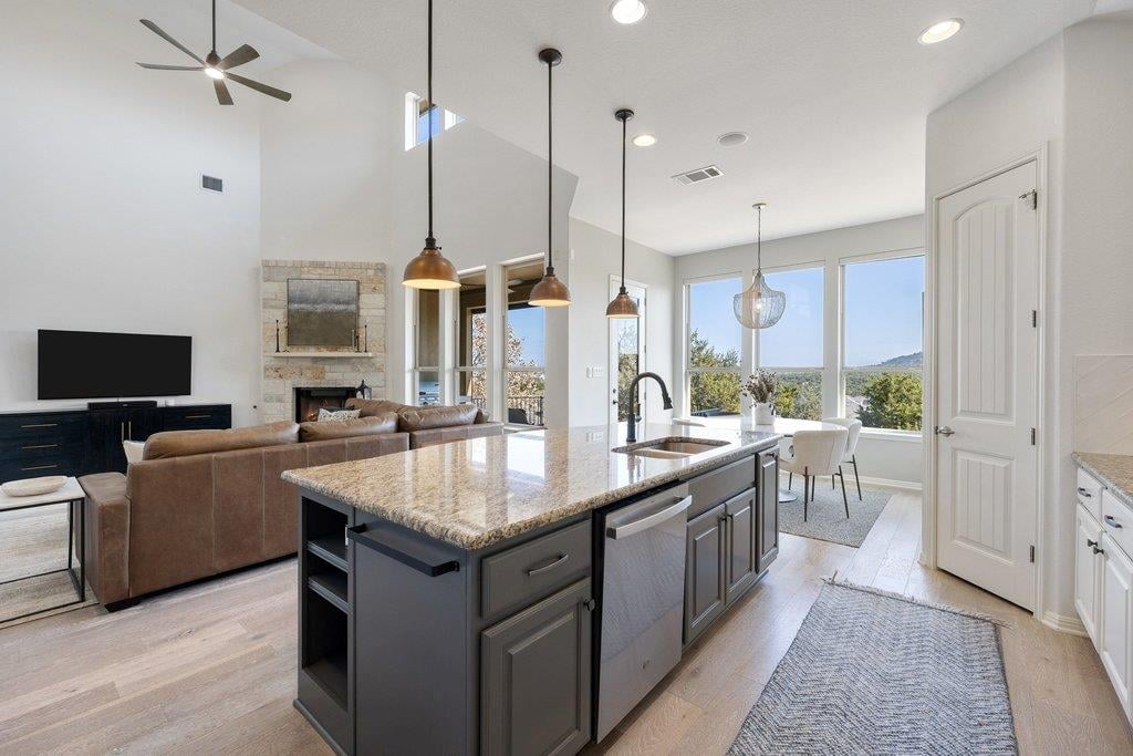 Living area at 405 Baldovino Skwy - 5 bed 3 bath home