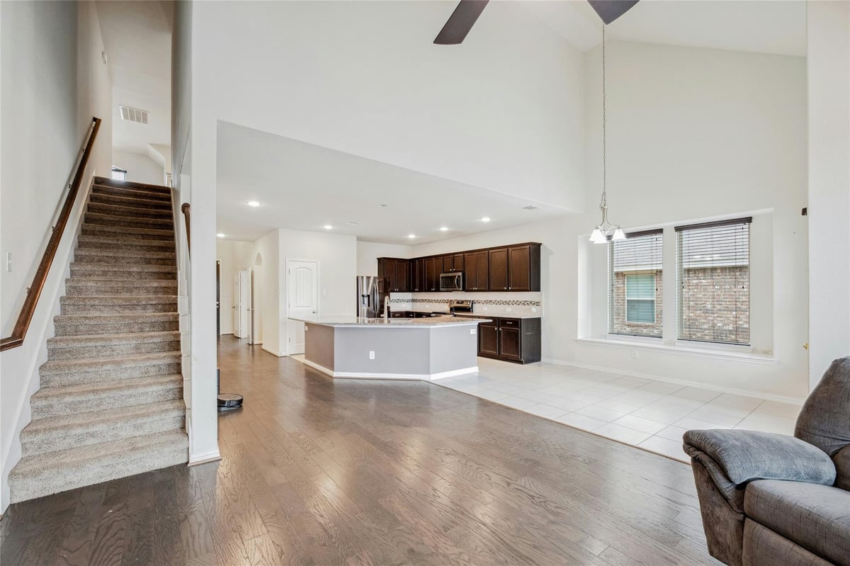 Living area at 405 Farm Creek Dr - 3 bed 2 bath home