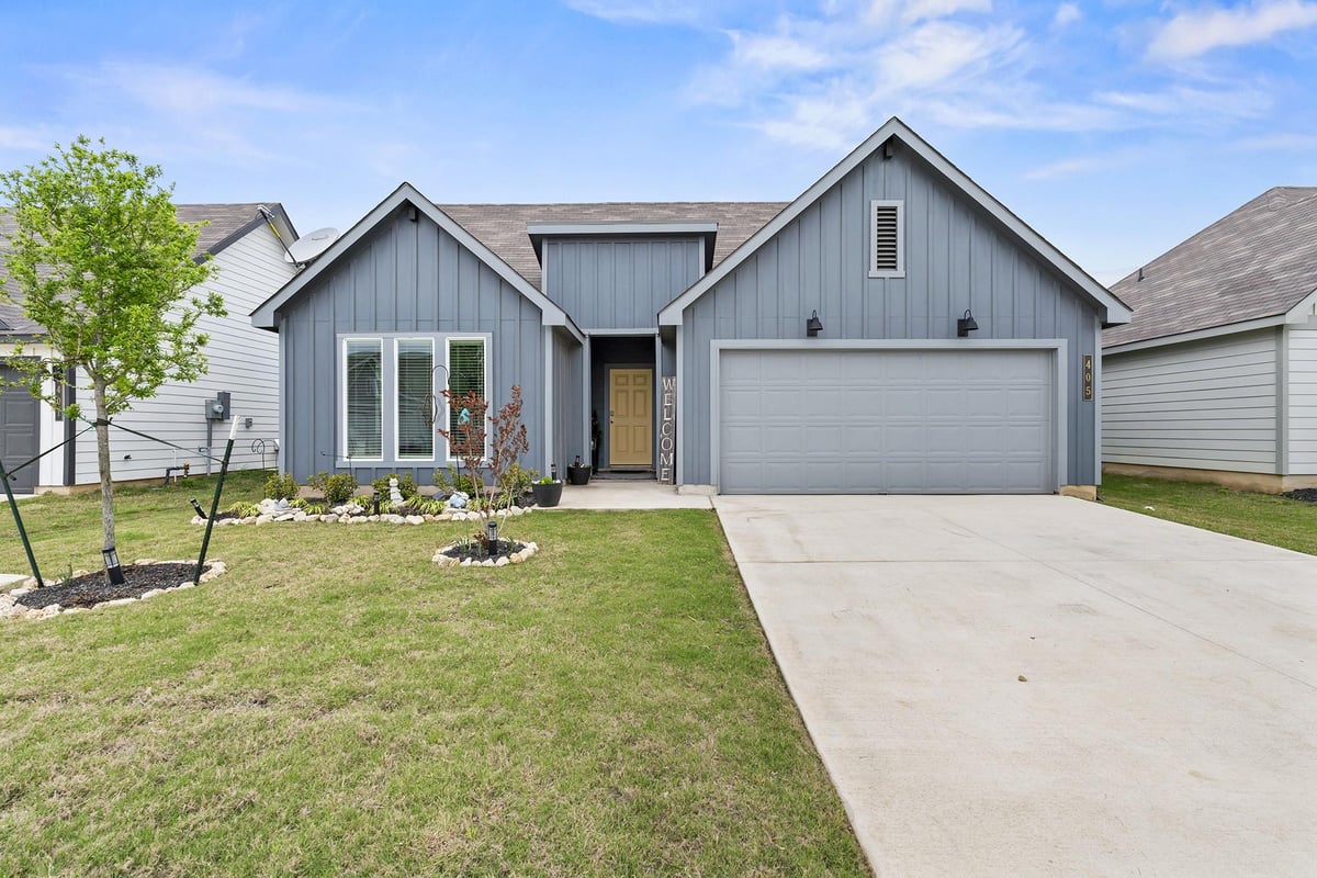 View 405 Perry Pl in NA 405 Perry Pl - front exterior - Luxury home in NA, Rockdale, TX