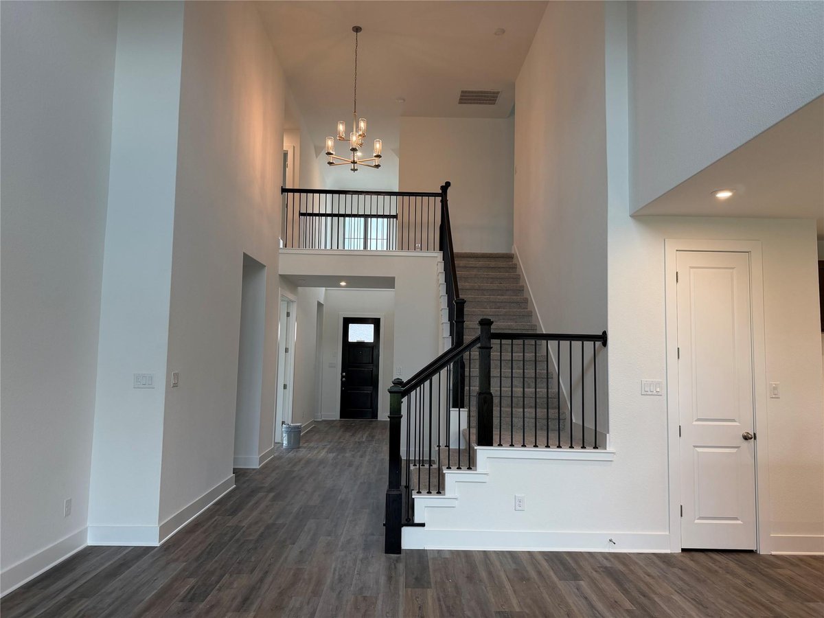 Living area at 405 Texas Sky Dr - 4 bed 3 bath home