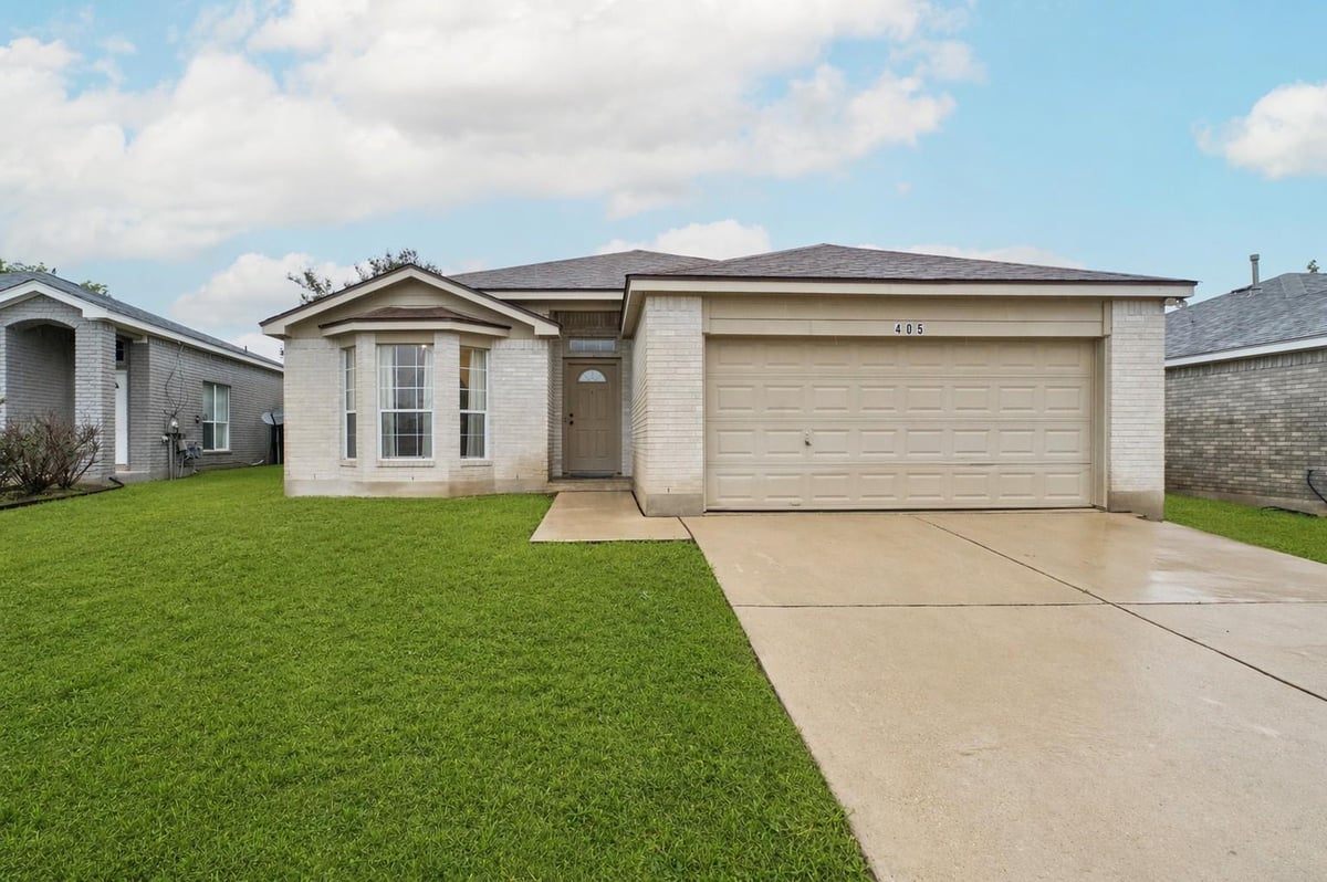 View 405 Thunderstorm Ave in Summerside 405 Thunderstorm Ave - front exterior - Luxury home in Summerside, Lockhart, TX