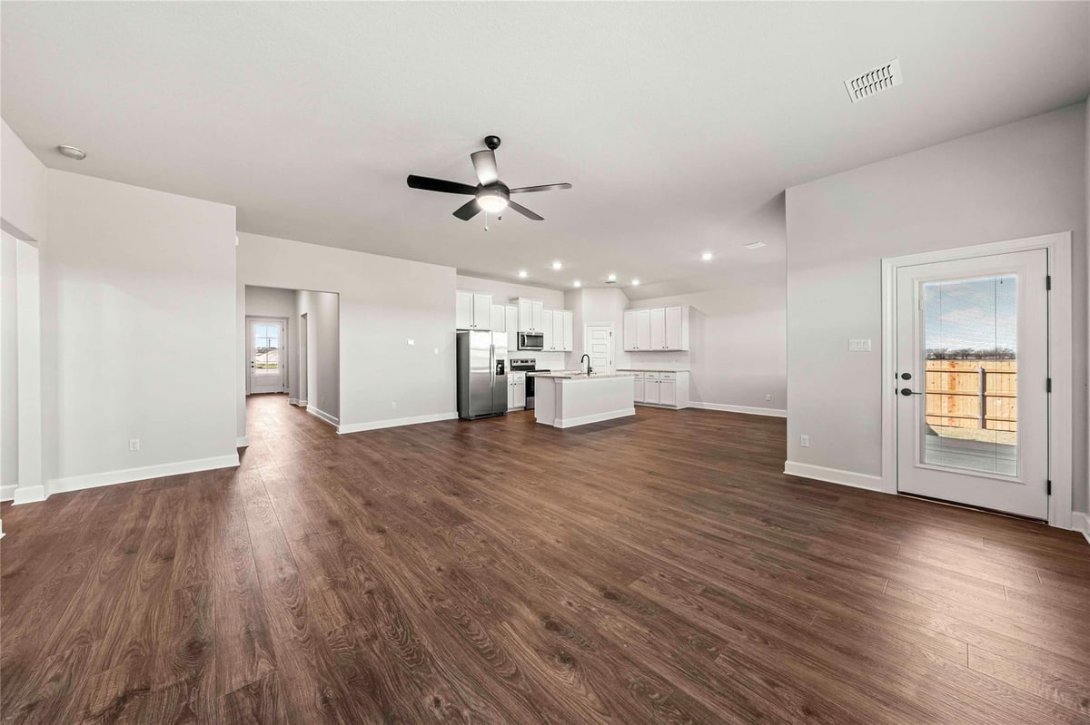 Living area at 405 West Luna Blue Ln - 4 bed 3 bath home