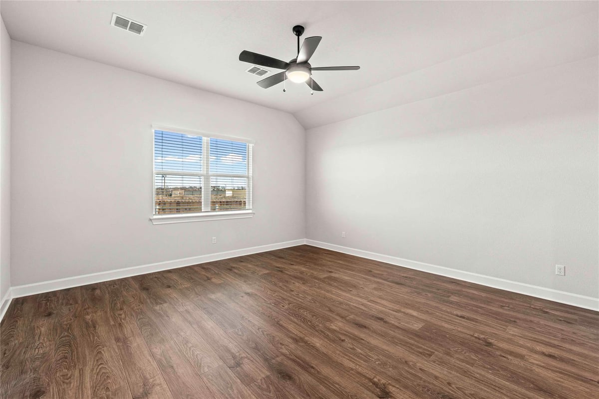 Primary bedroom at 405 West Luna Blue Ln - 4 bed 3 bath home