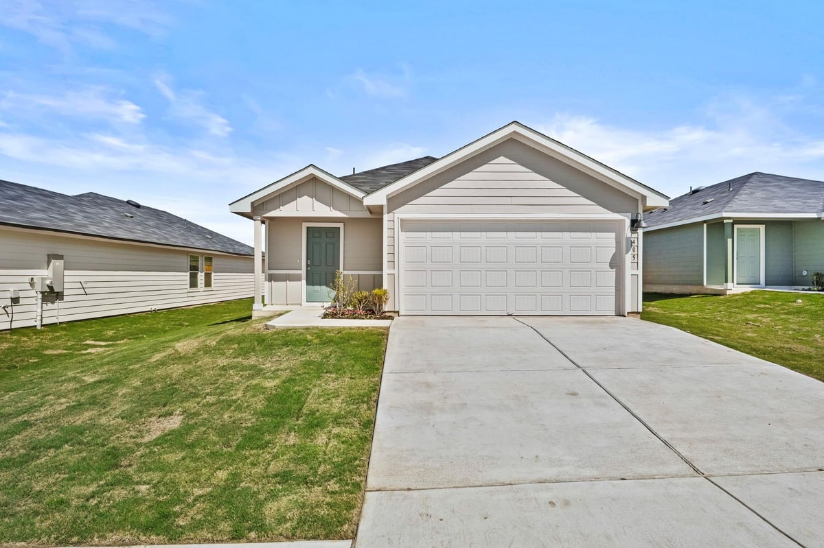 View 405 Wild Goose Dr in LADERA 405 Wild Goose Dr - front exterior - Luxury home in LADERA, Luling, TX