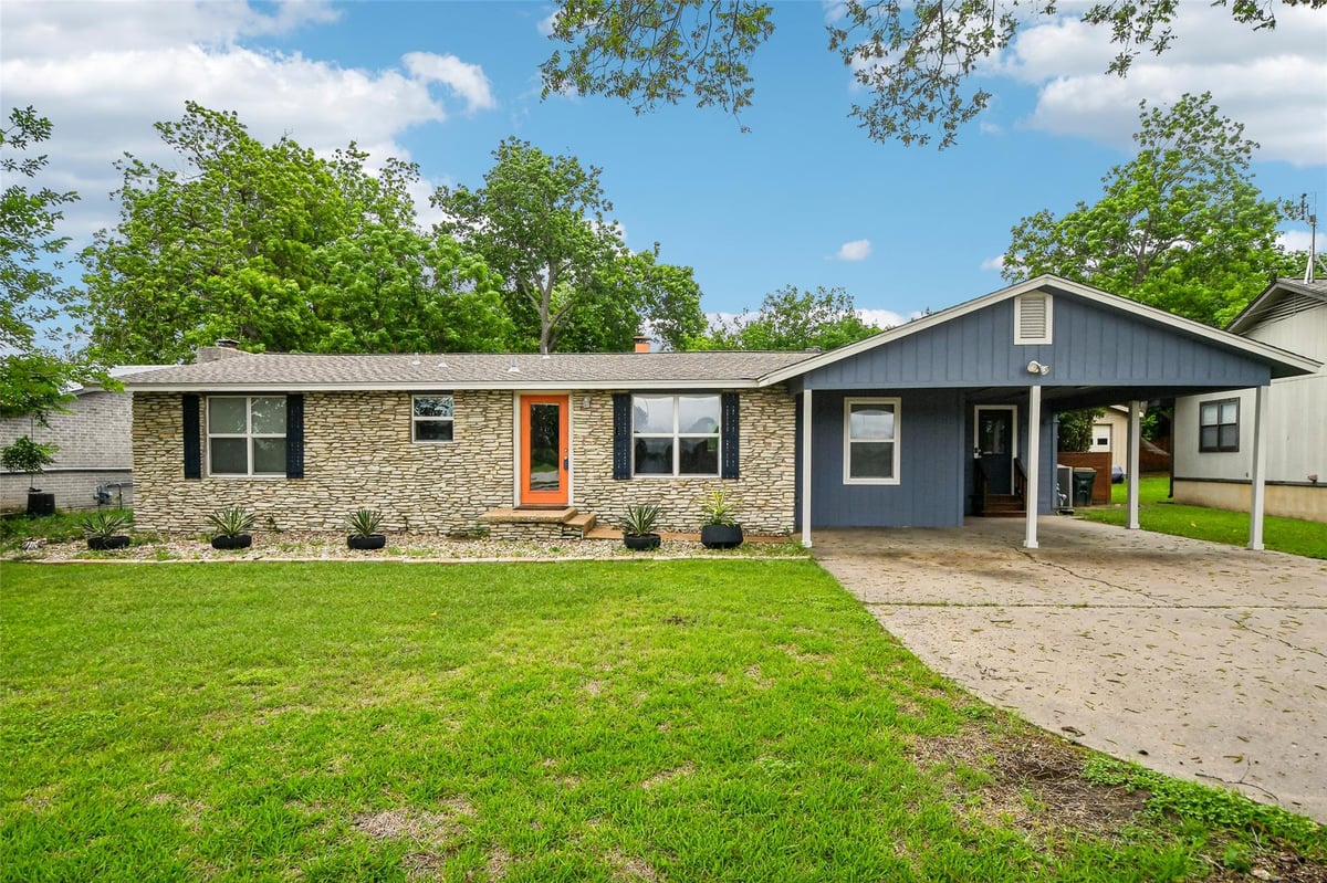 Living area at 406 E 2nd St - 3 bed 2 bath home
