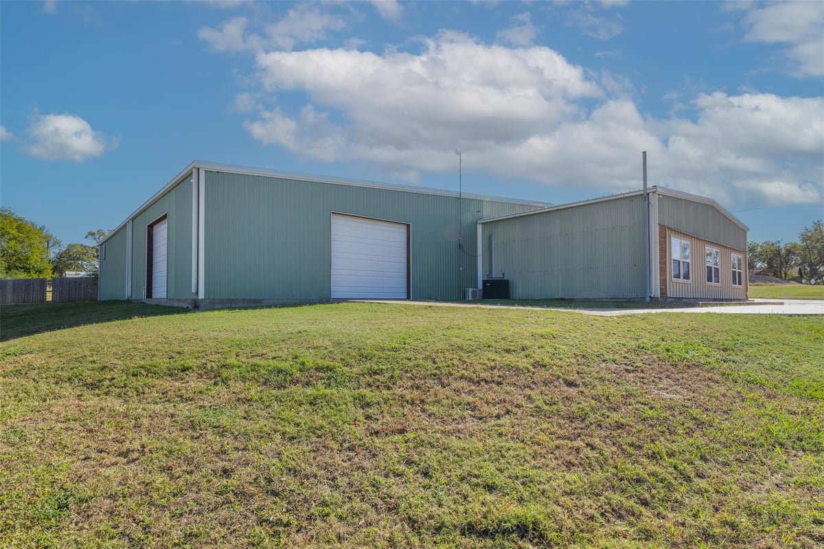 View 406 N Gray St 406 N Gray St - front exterior - Luxury home in Caldwell, TX