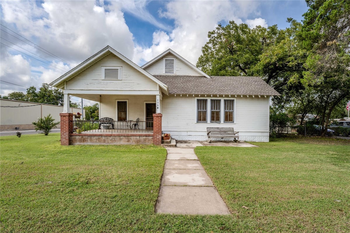 View 406 N Main ST in La Grange 406 N Main ST, photo 1 of 22, La Grange, La Grange, TX