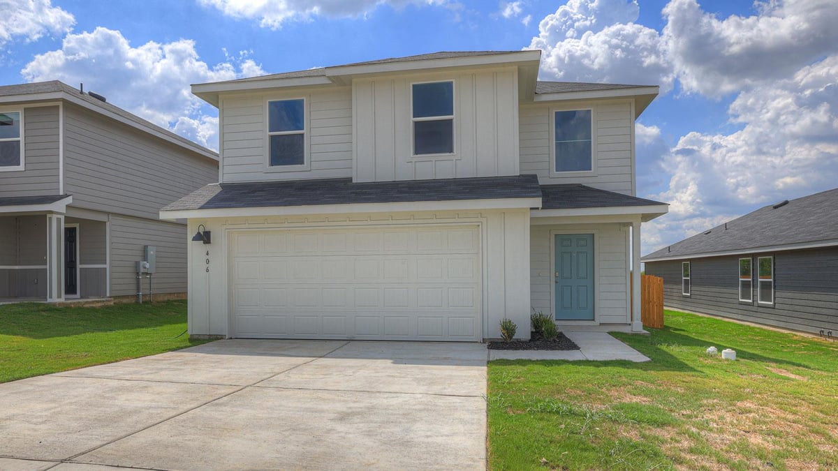 View 406 WILD GOOSE Dr in LADERA in Luling 406 WILD GOOSE Dr - front exterior - Luxury home in LADERA in Luling, Luling, TX