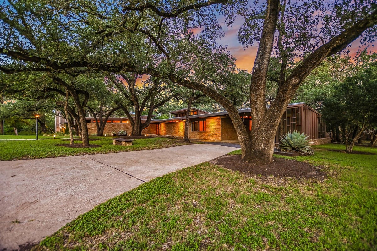 View 407 Almarion DR in Kylar & Smith Sub 407 Almarion DR - front exterior - Luxury home in Kylar & Smith Sub, Austin, TX
