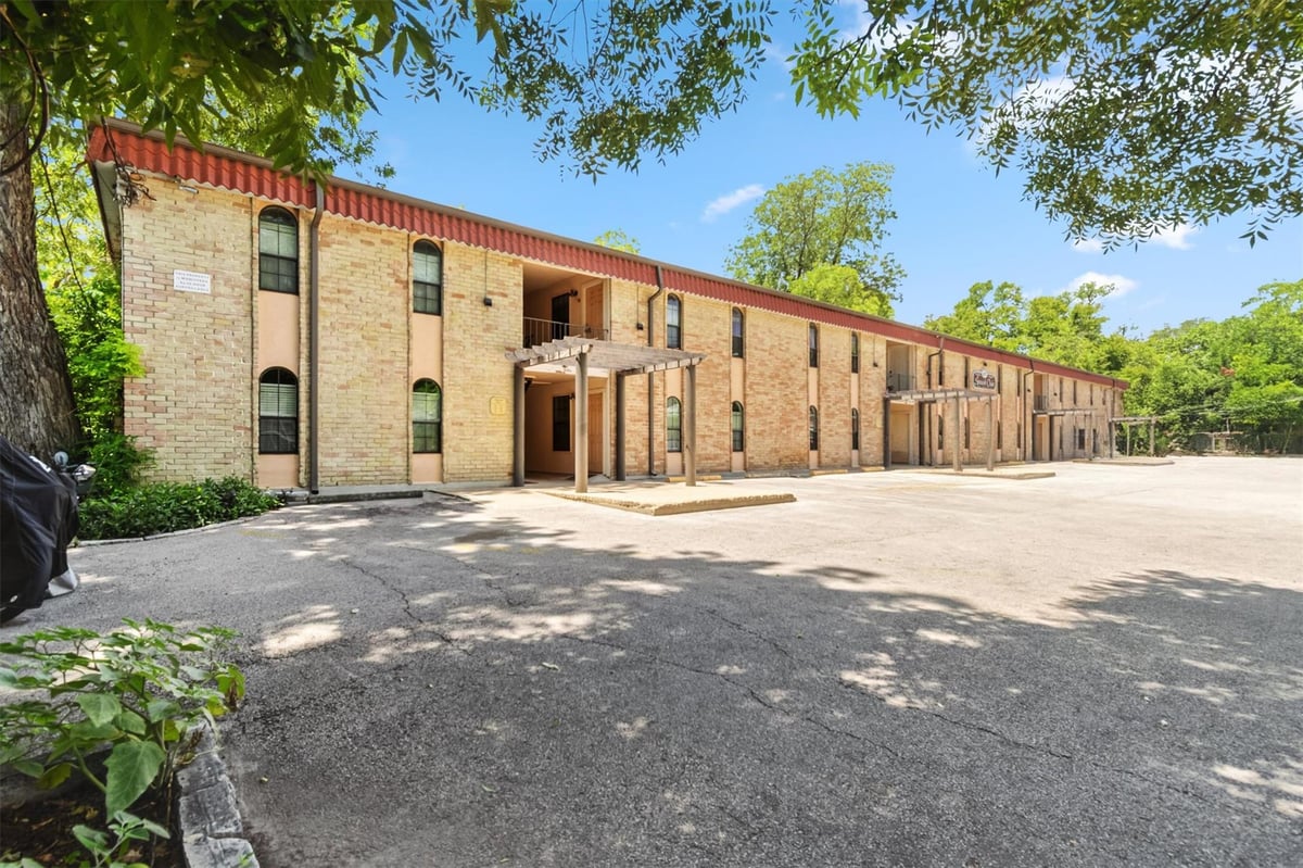 View 407 E 45th ST Unit #111 in Spanish Oaks Condo Amd 407 E 45th ST Unit #111 - front exterior - Luxury home in Spanish Oaks Condo Amd, Austin, TX