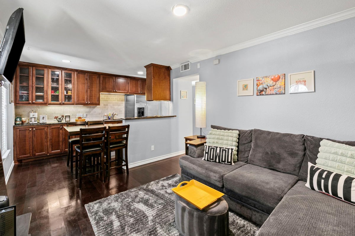 View 407 E 45th St Unit #116 in Spanish Oaks Condo Amd 407 E 45th St Unit #116 - front exterior - Luxury home in Spanish Oaks Condo Amd, Austin, TX