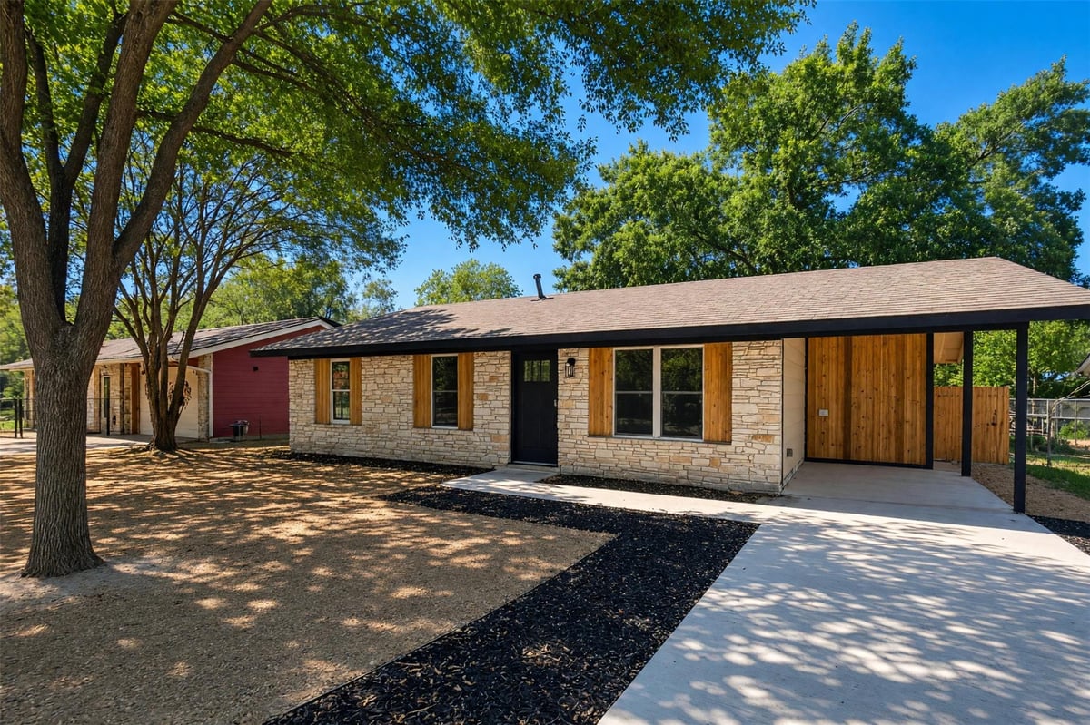 407 Tamworth Ave - property photo 1 - Luxury home in Greenwood Hills Sec 04, Austin, TX