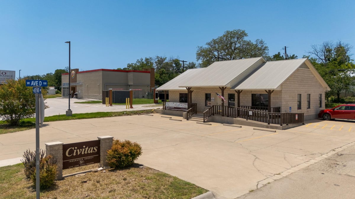 View 408 N Key Ave in L S C 1st 408 N Key Ave - front exterior - Luxury home in L S C 1st, Lampasas, TX
