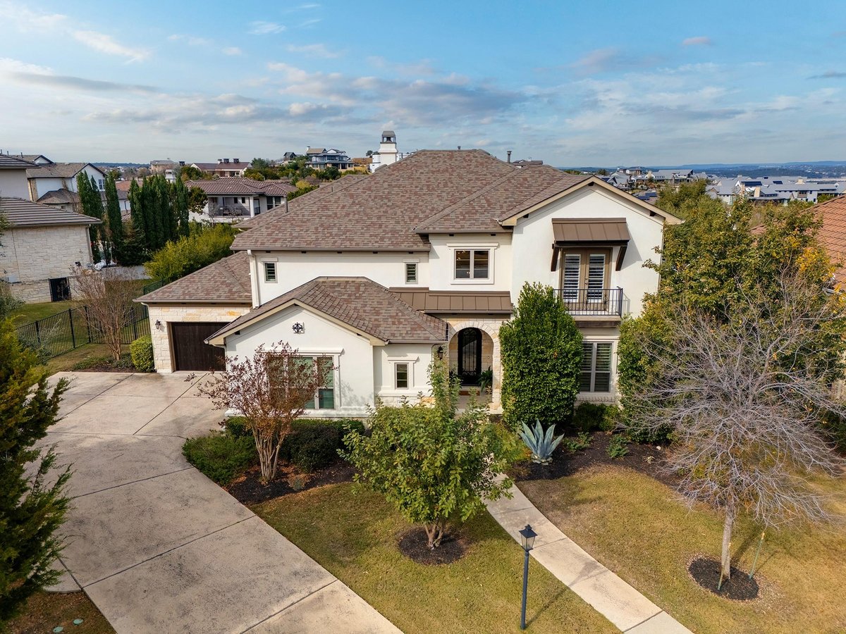 View 408 Prosecco PL in Rough Hollow 408 Prosecco PL - front exterior - Luxury home in Rough Hollow, Austin, TX