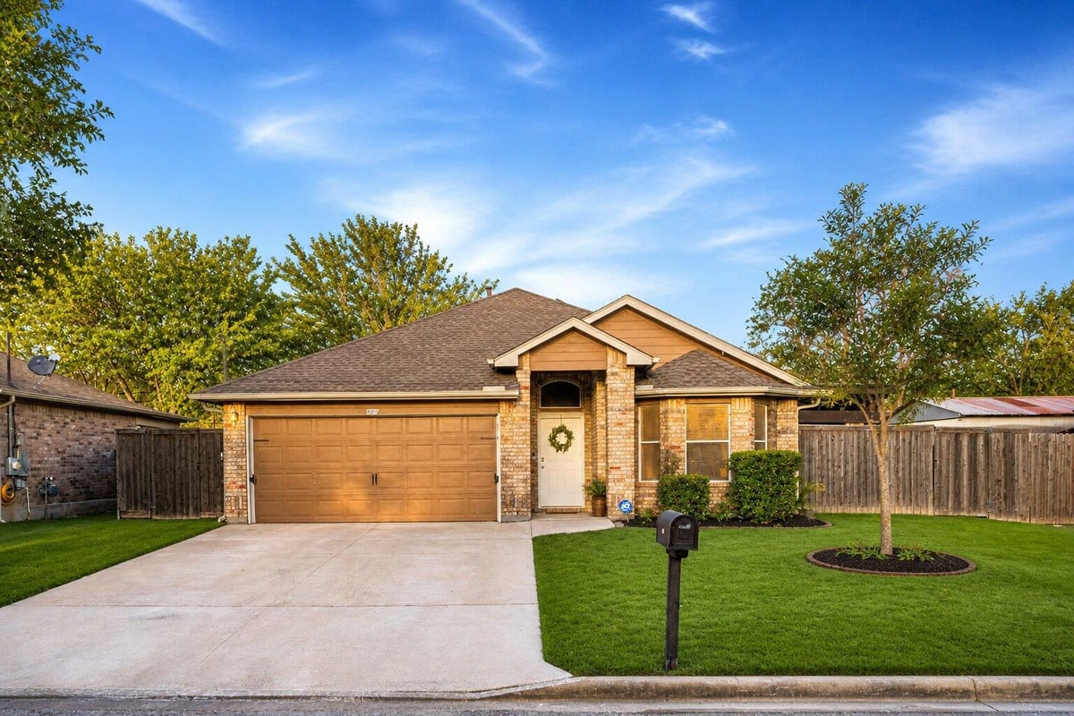 View 409 Lydia Ln in Kelm Estates Sec 1 409 Lydia Ln - front exterior - Luxury home in Kelm Estates Sec 1, Thrall, TX