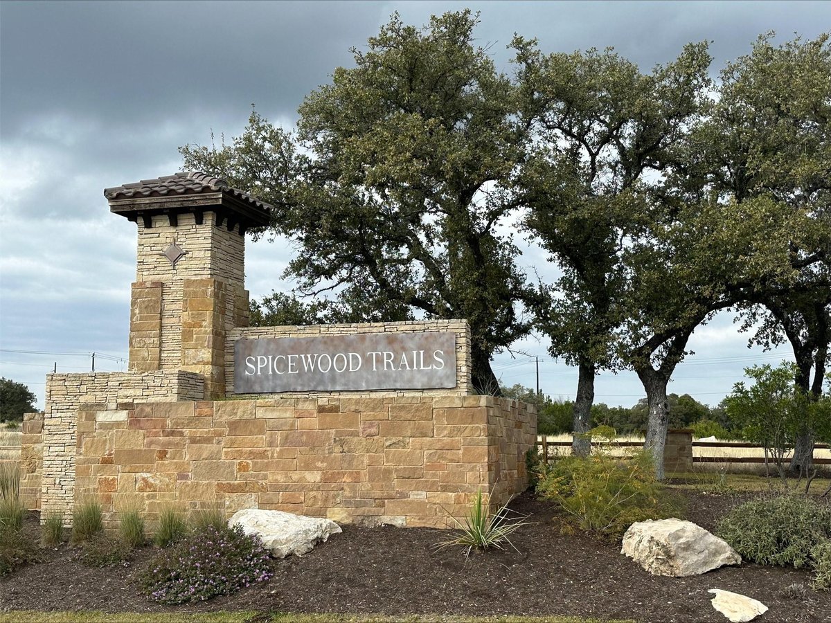 View 409 Spicewood Trails Dr in Spicewood Trails 409 Spicewood Trails Dr - front exterior - Luxury lot in Spicewood Trails, Spicewood, TX