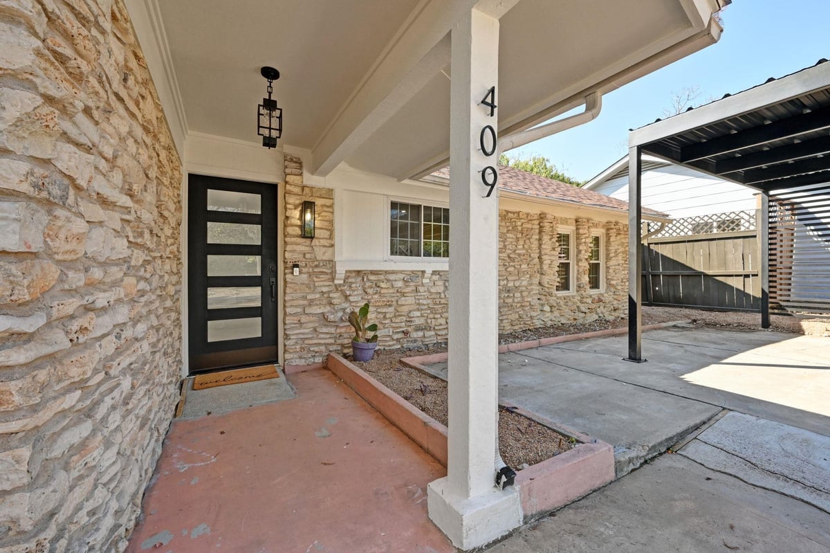 Primary bedroom at 409 Thistlewood Dr - 3 bed 2 bath home