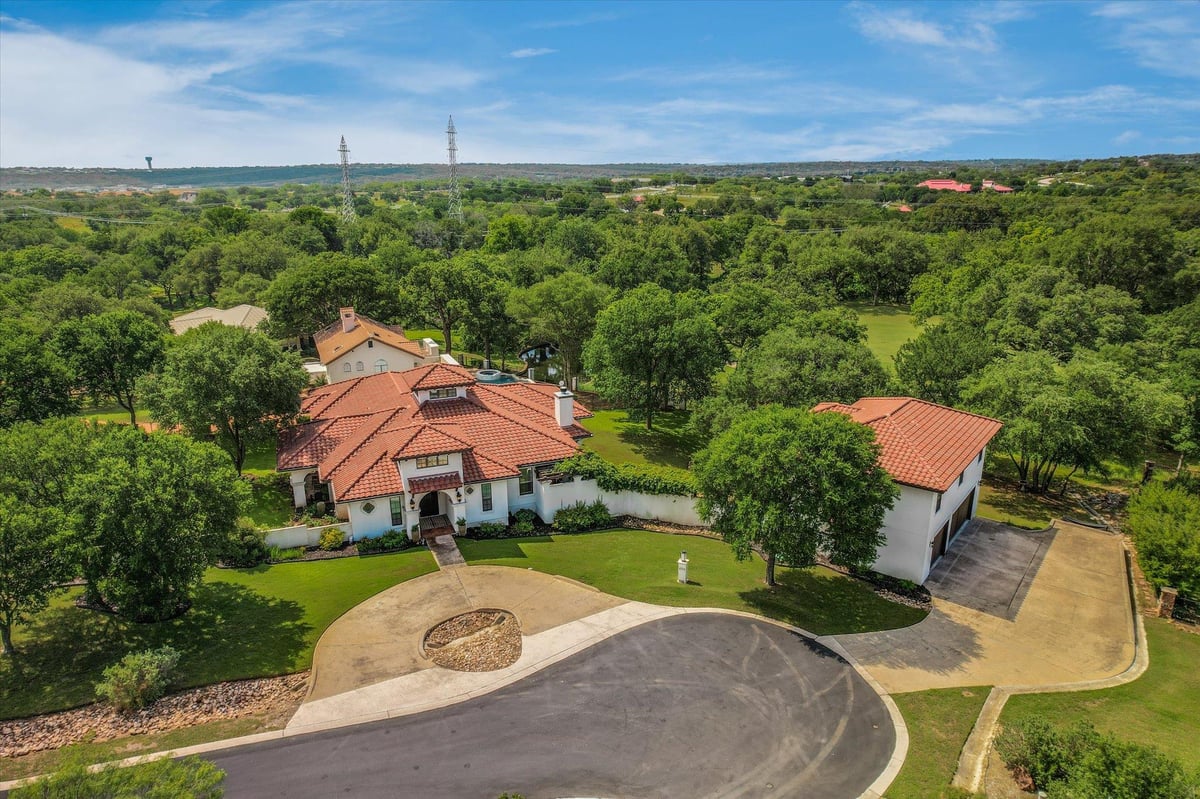 409 Turquoise - front exterior - Luxury home in Horseshoe Bay West, Horseshoe Bay, TX